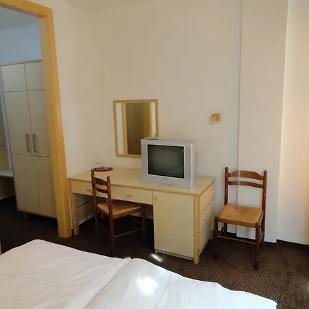 Rooms K-2